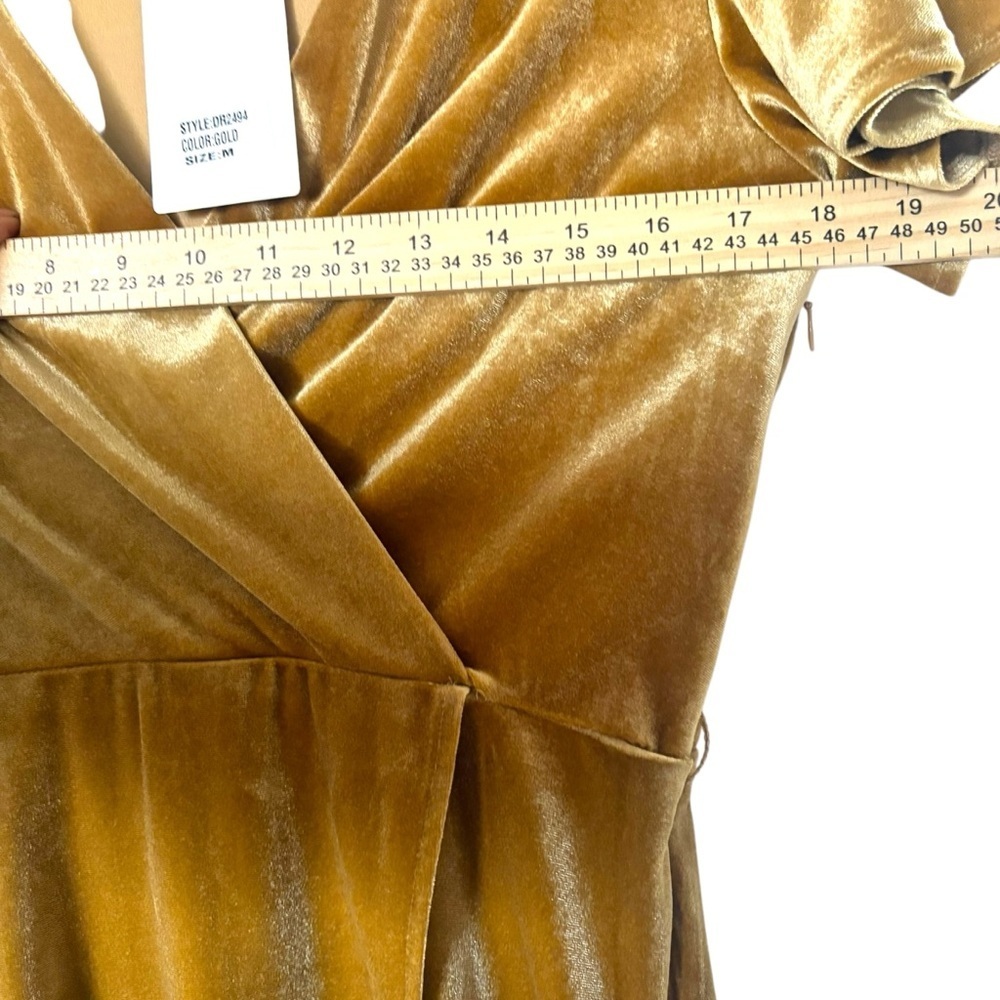 NWT Lucy Paris Women’s Velvet Wrap Dress Gold Flowy Sleeves Size M (No Belt) - Picture 7 of 14
